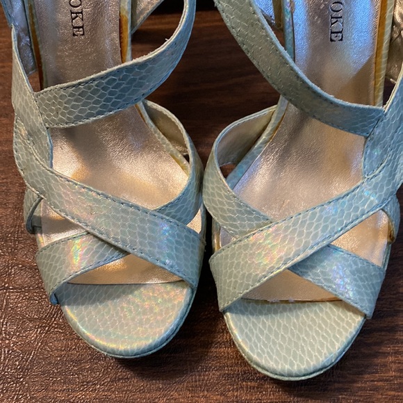 NEW Stunning Mint Strappy Heels, Iridescent, Size 7 1/2, by Audrey Brooke - Picture 2 of 10